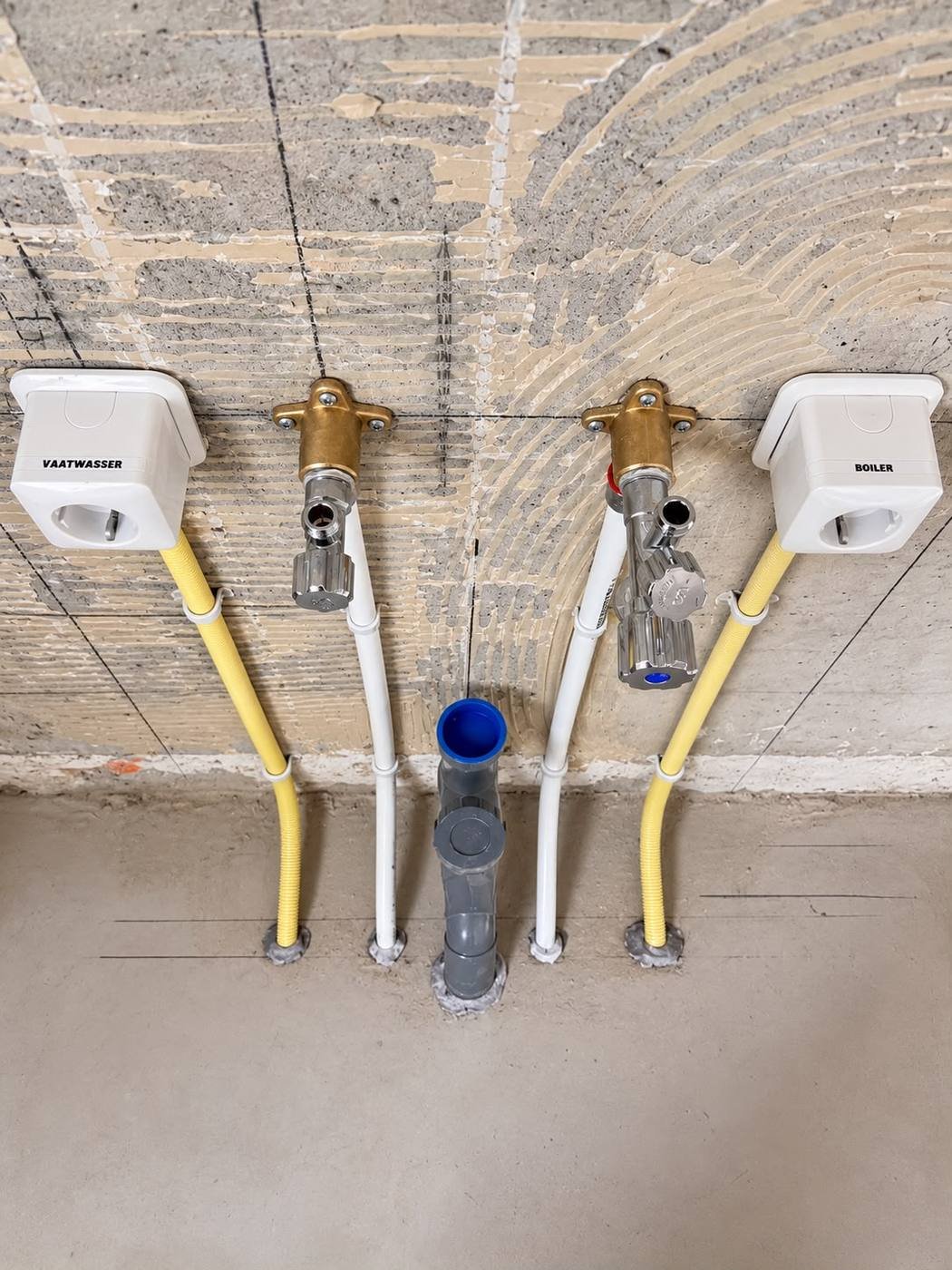 Aansluitpunten voor vaatwasser, boiler, water en afvoer